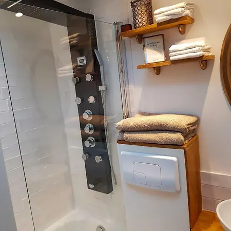 Lovely Studio 1bdr City Center Studio La Tete Dans Les Etoiles * Cannes